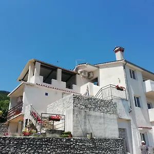 Hatic Apartment